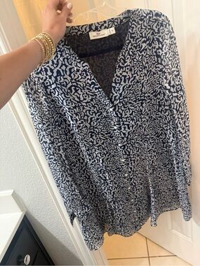 Vineyard Vines Navy and White Printed Button-Front Top